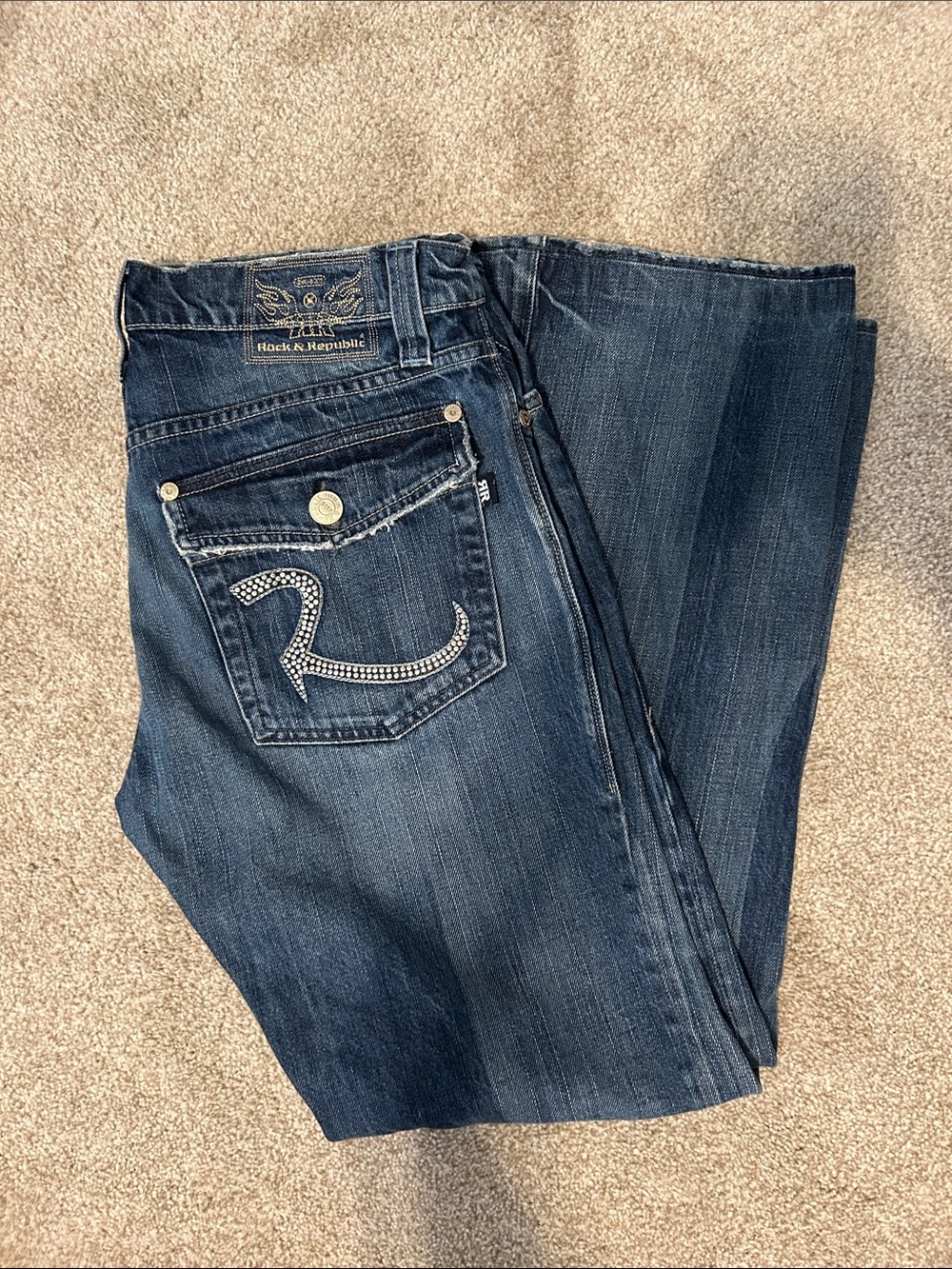 Men’s Rock & Republic Dark Blue Denim Jeans with Rhinestone Pocket